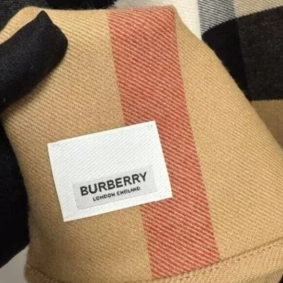 Burberry Women’s Charlotte Reversible Solid Check Wool Cape Camel - Picture 7 of 7